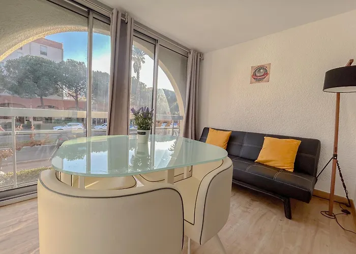 2 Pieces Apartement A Frejus Avec Parking